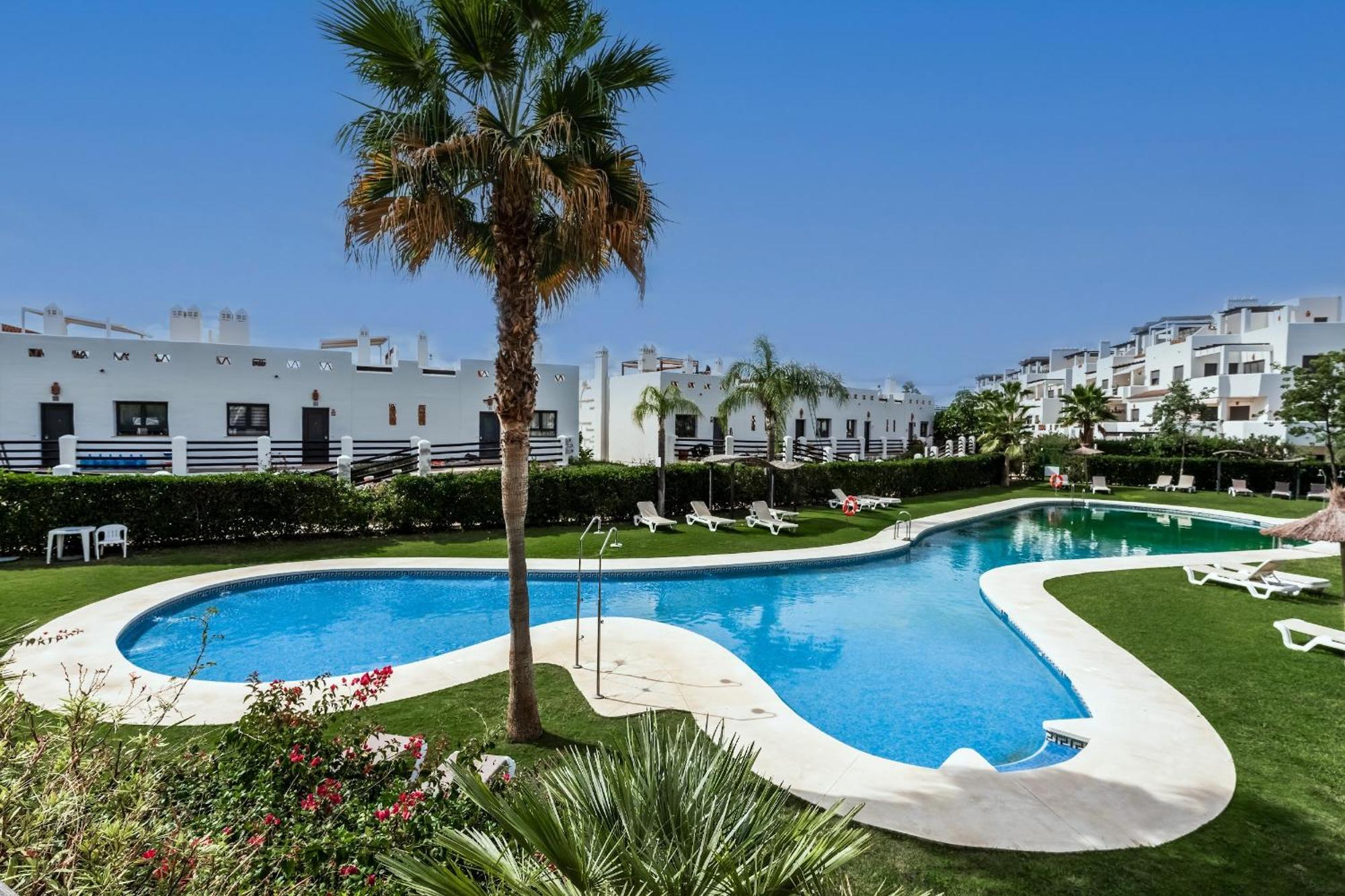 Prachtig Penthouse Met Jacuzzi Estepona Exterior foto
