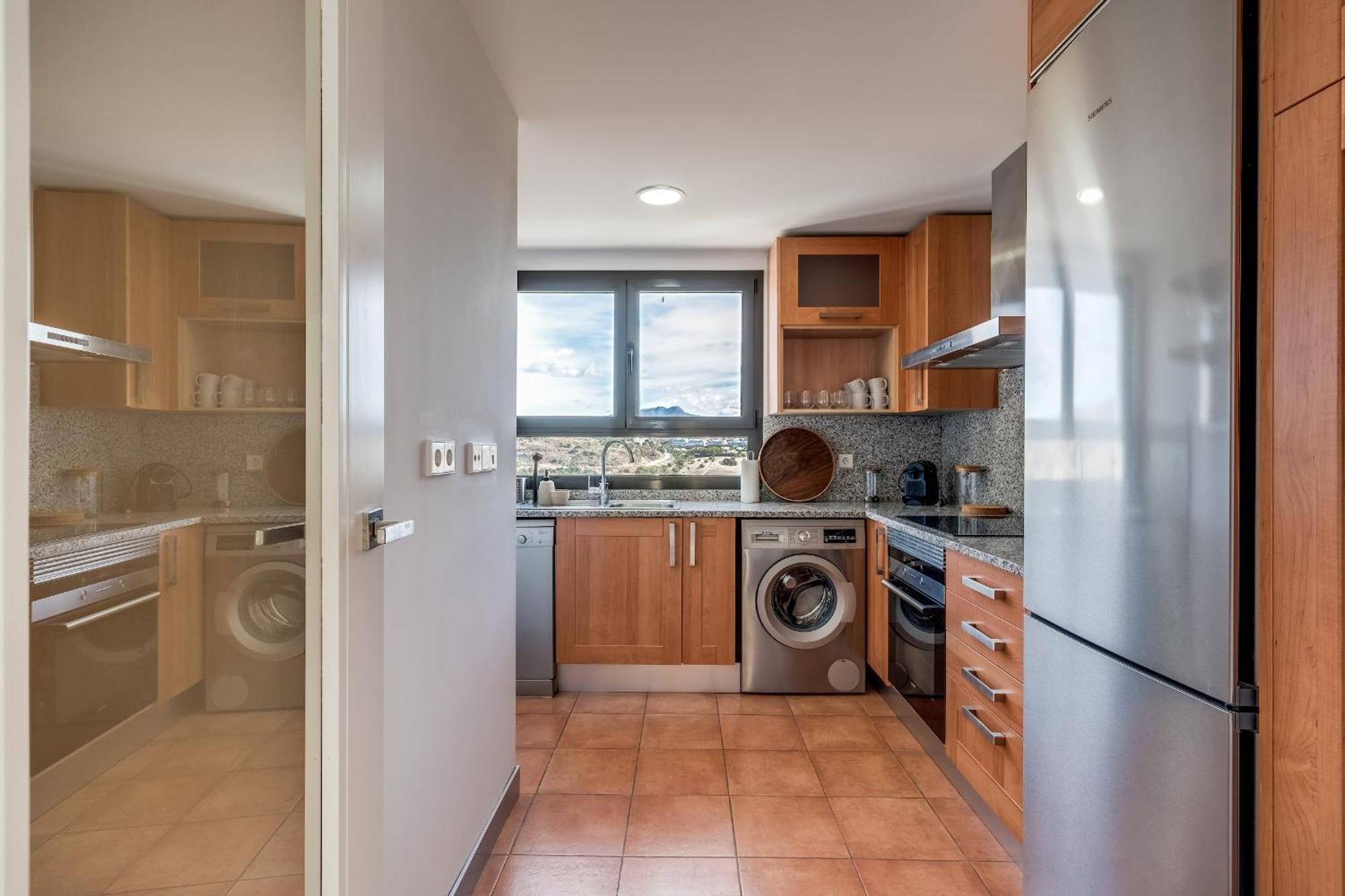 Prachtig Penthouse Met Jacuzzi Estepona Exterior foto