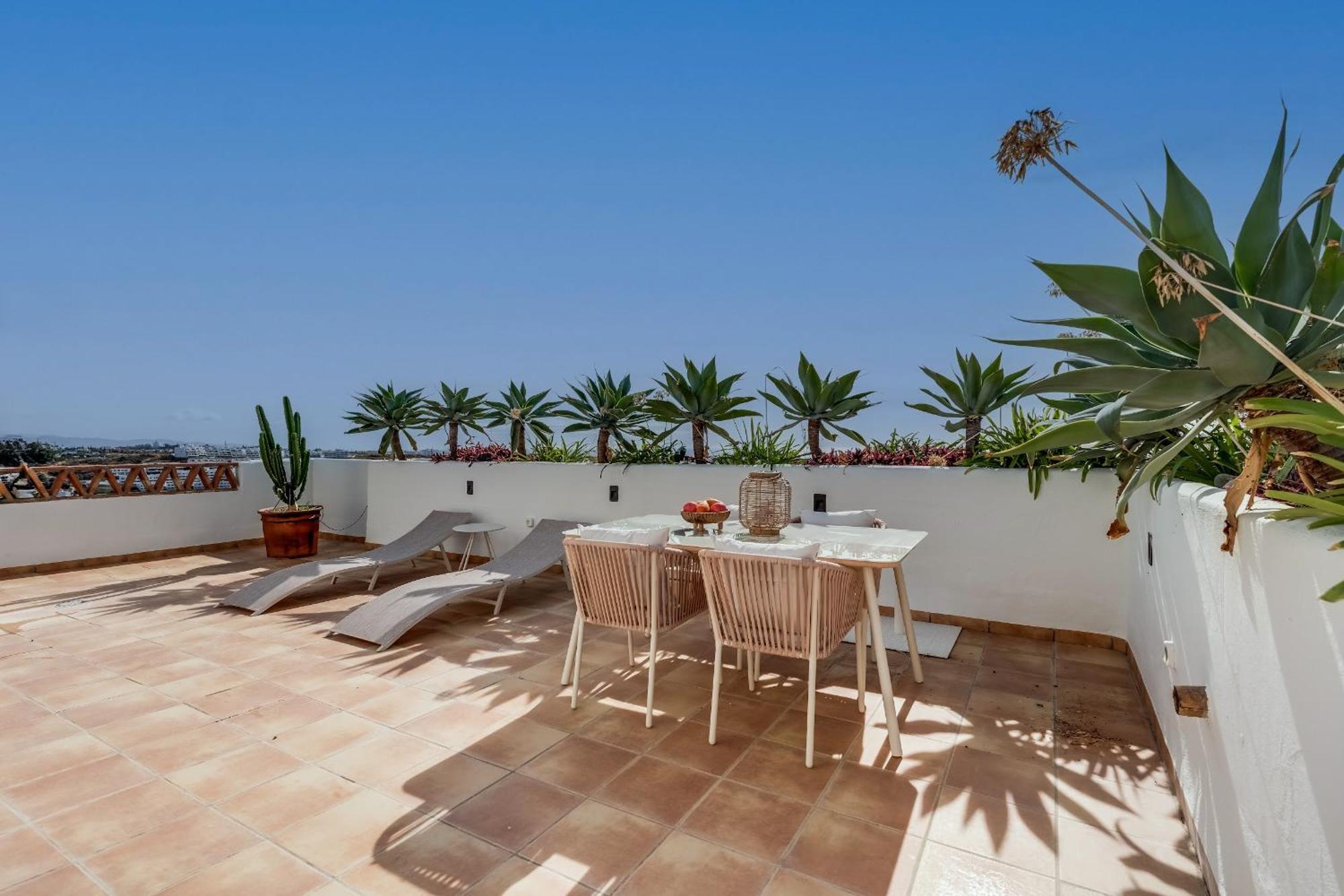 Prachtig Penthouse Met Jacuzzi Estepona Exterior foto